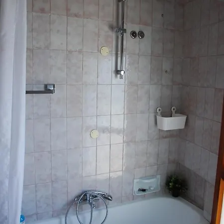 Ada فرانكافيلا أل ماري