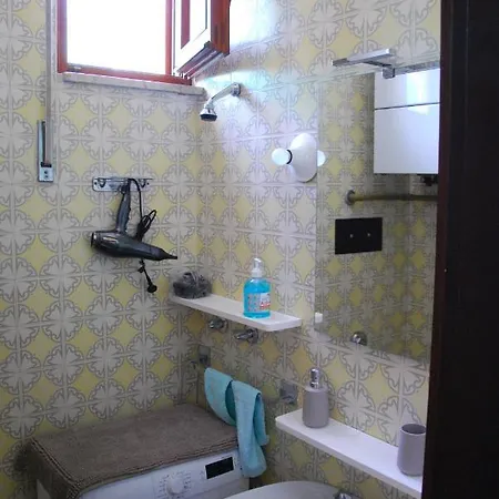 Ada Villa *