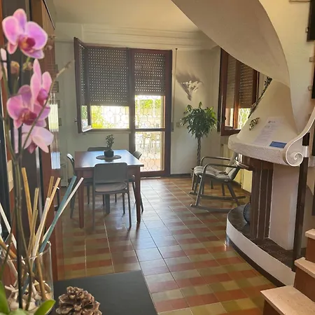Ada Villa